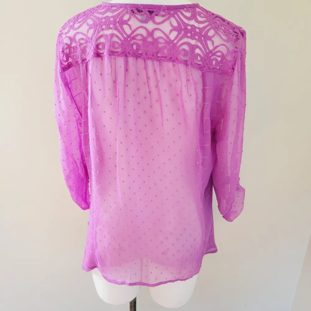 Figueroa & Flower magenta swiss blouse size medium - Image 6