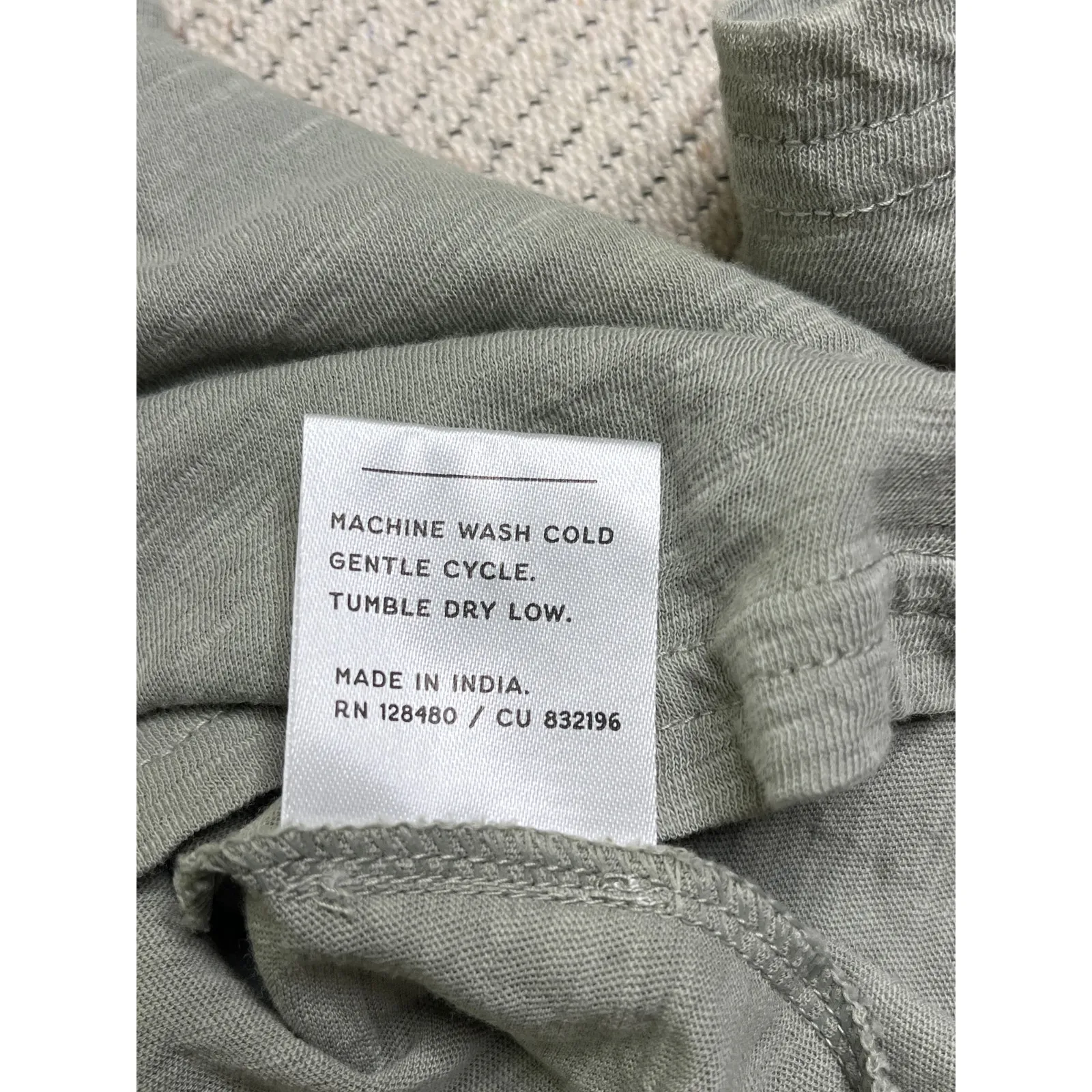 Pact organic cotton lightweight green turtleneck long sleeve shirt, size small - Image 4