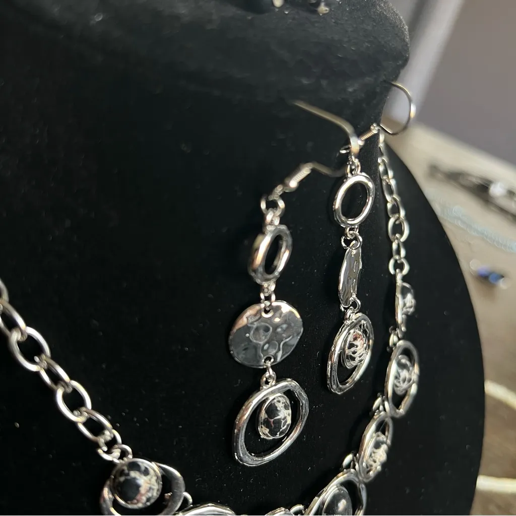 NEW Matching Custom Jewelry Set, Necklace/Bracelet/2pairs of earrings Silver - Image 4