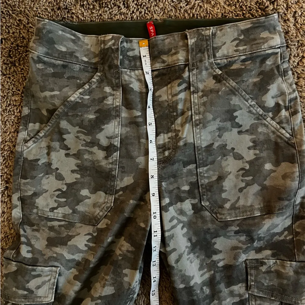 Spanx High Waisted Stretch Twill Ankle Cargo Pant Stone Wash Camo Green Grey L - Image 8