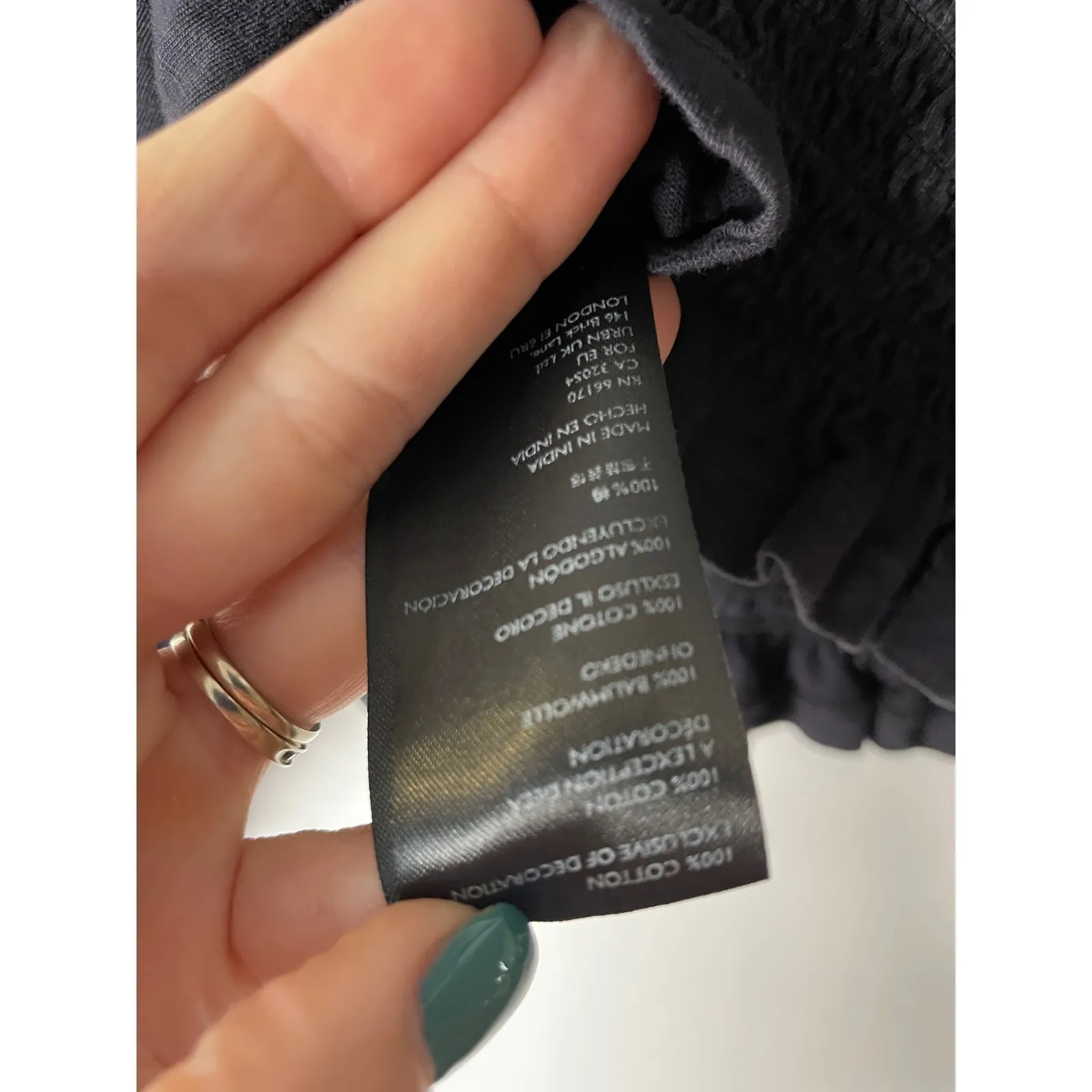 Pilcro‎ Anthropologie Women's Square Neck Long Sleeve Smocked Top navy small - Image 4