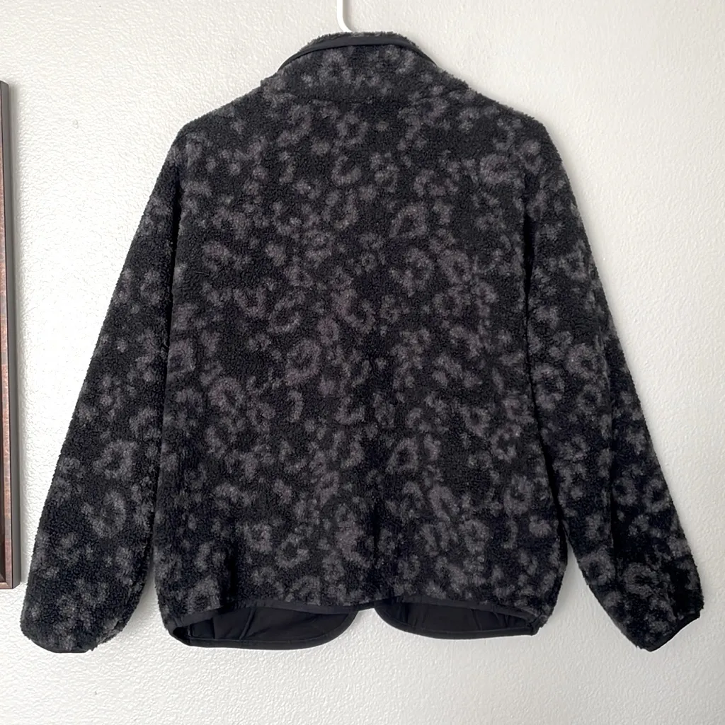 NWT All in Motion Dark Gray Cheetah Sherpa Jacket Size Small - Image 8