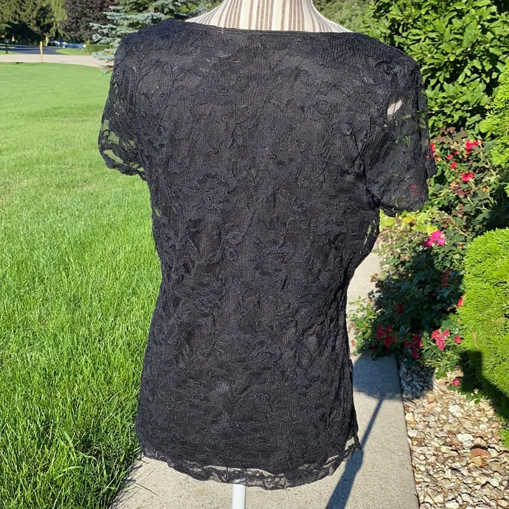 Isaac Mizrahi black lace short sleeve top size L - Image 2