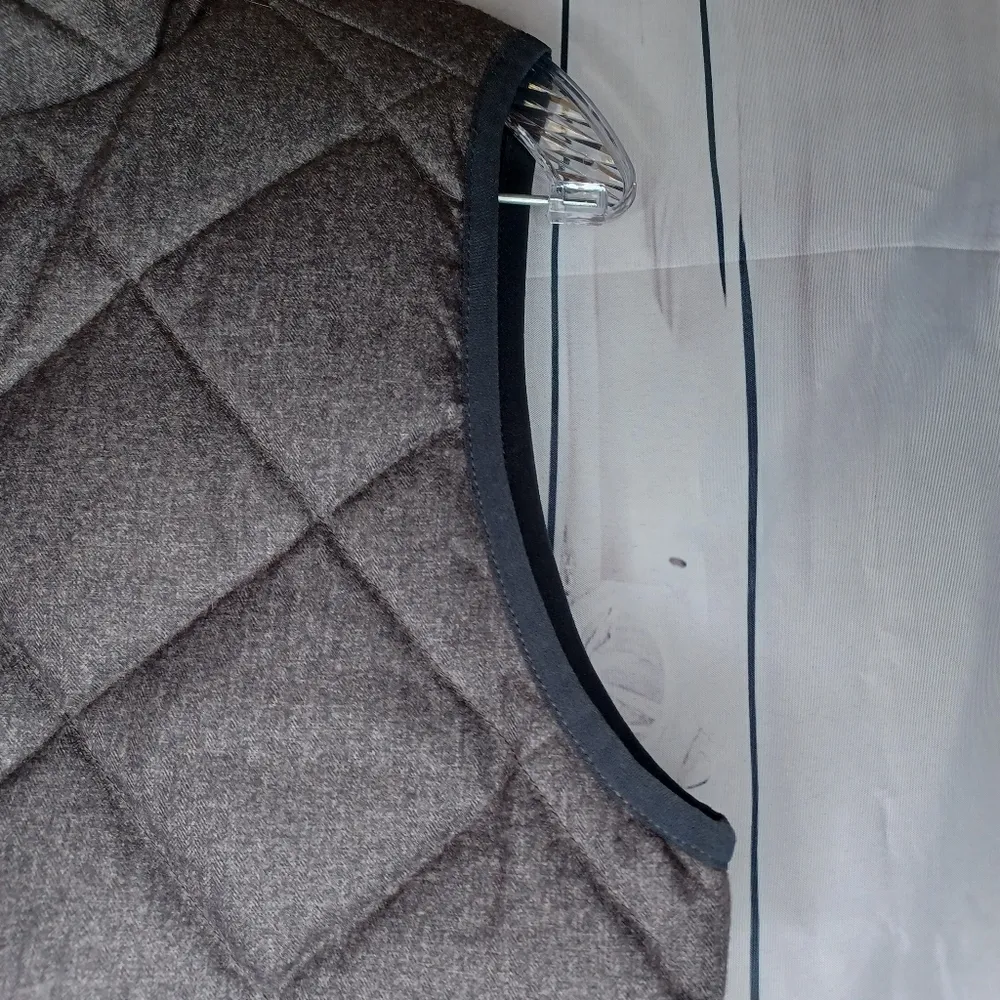 J. Crew Factory Excursion Down Puffer Vest Quilted Women SZ XS Gray - Image 2