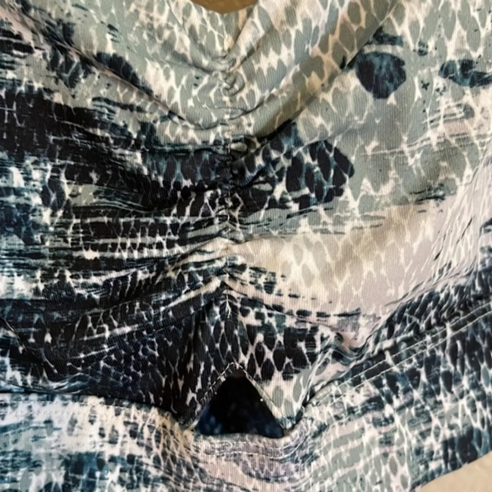 Fabletics Kenzie Medium Support Breathable Sports Bra Size Small EUC #1753 - Image 4