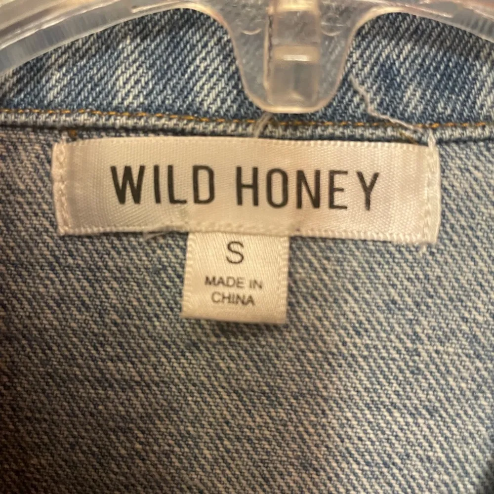 Wild Honey Women Vintage Lite Wash Denim Jean Bomber Jacket w Belt Size Sm - Image 2