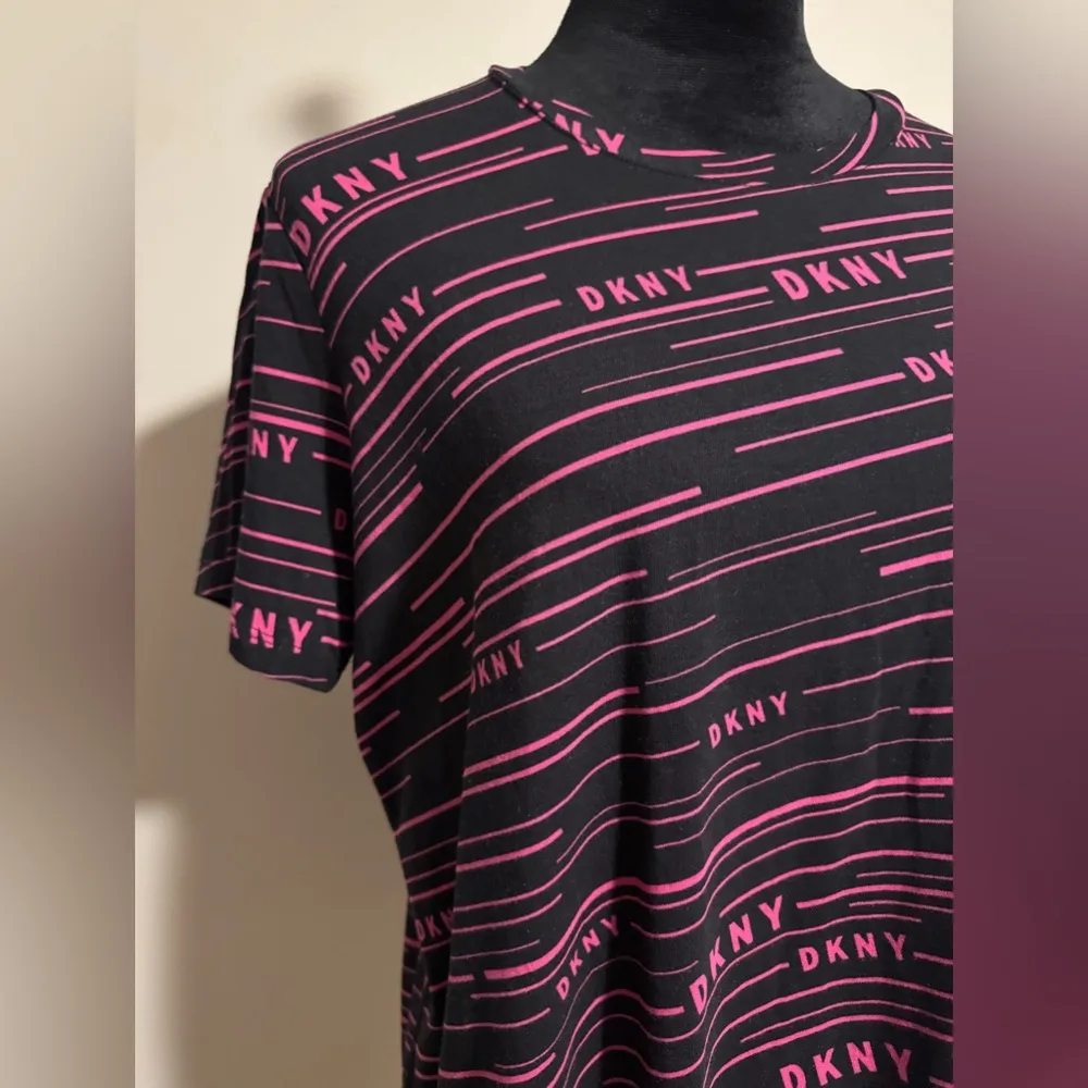 EUC DKNY Sport Black and Pink Logo Striped Workout Shirt size large - Image 2