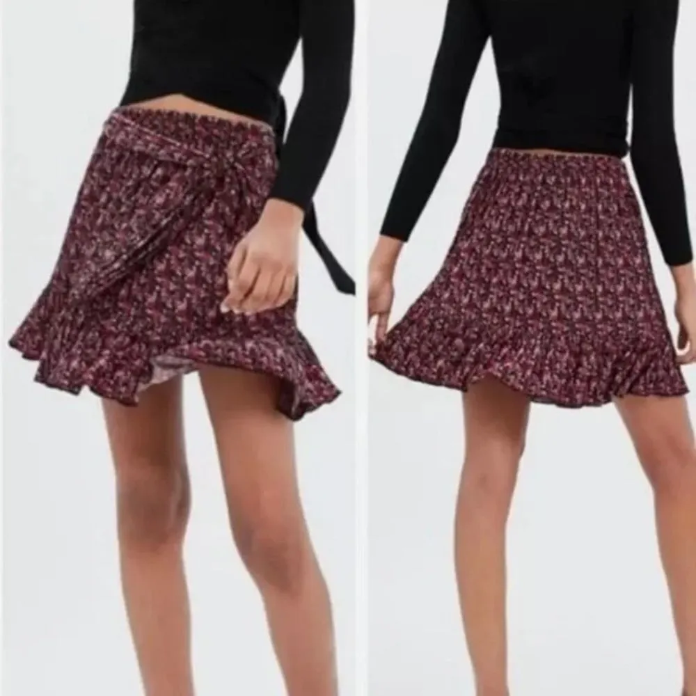 ✨2xHP✨Zara Black Red Floral Print Tie Waist Mini Skirt✨ - Image 2
