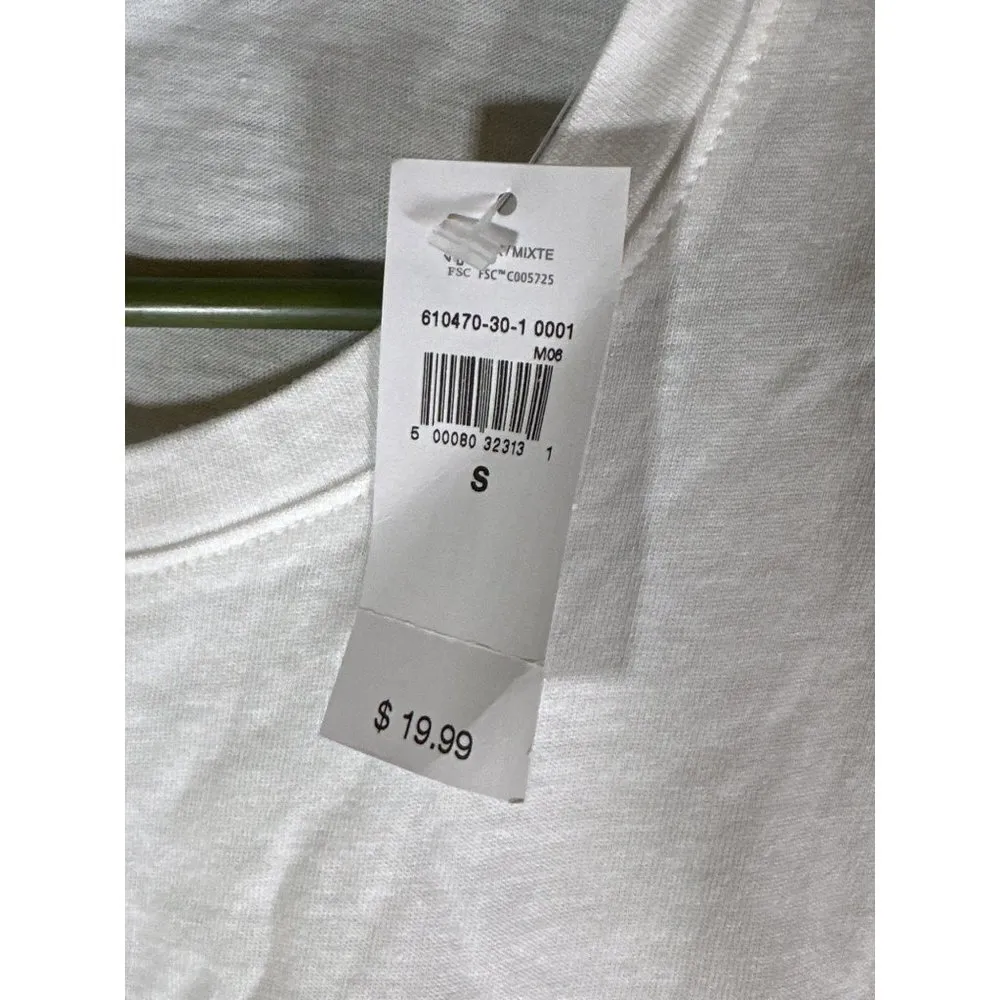 Gap Womens Favorite Graphic T-Shirt NYC Medallion White, Size S, NWT - Image 4