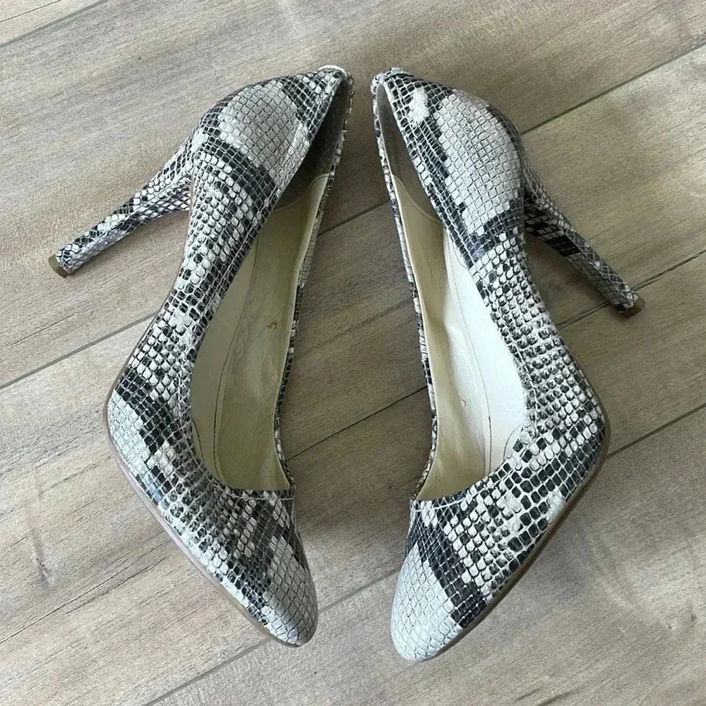 Calvin Klein Snake Print Whinnie Pumps Heels Sz 9.5 - Image 2
