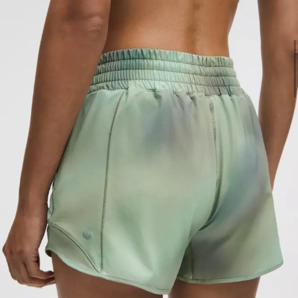 Lululemon Hotty Hot High-Rise Lined Short 2.5” Chroma  drift green. - Image 2