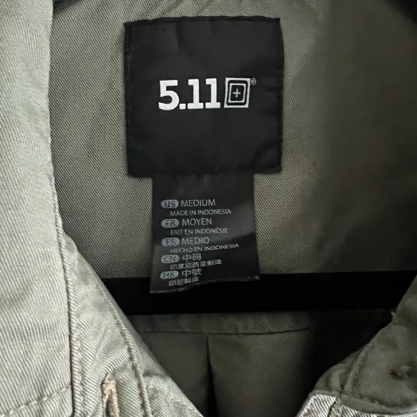 5.11 Tactical Shirt Women M Green Long Sleeve Button Up Concealment Utility - Image 3