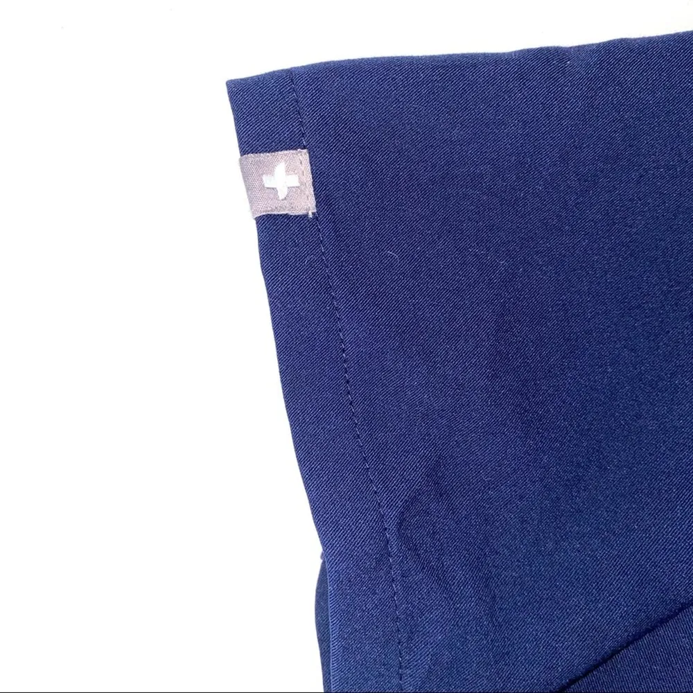 FIGS Casma Navy V-Neck Short Sleeve Scrub Top XS - Image 6