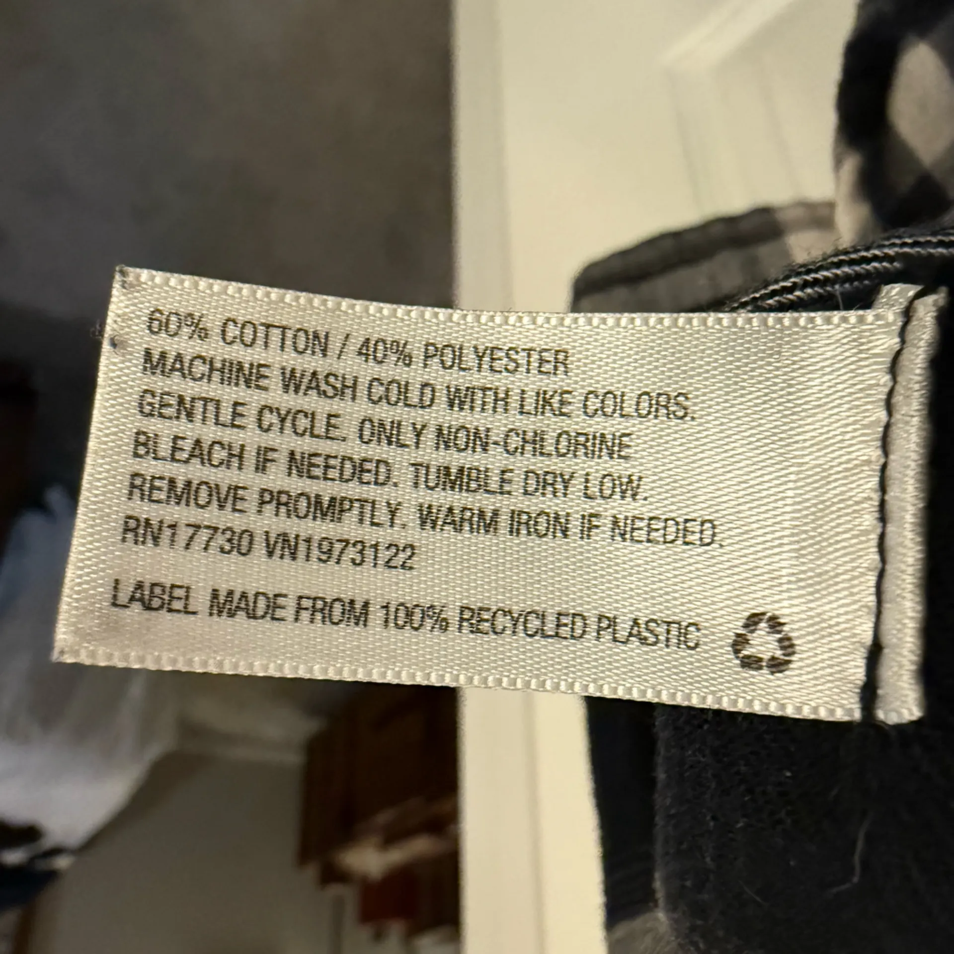 Comfy Mossimo Boyfriend Fit Size XL Flannel Black, White, Gray Plaid Black - Image 6