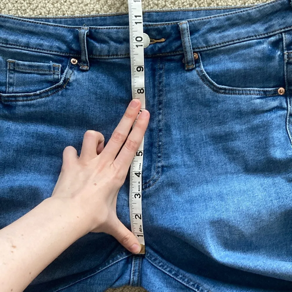 H&M High Rise Skinny Jeans Size 8 Medium Wash Basics Straight Pant Stretch EUC - Image 5