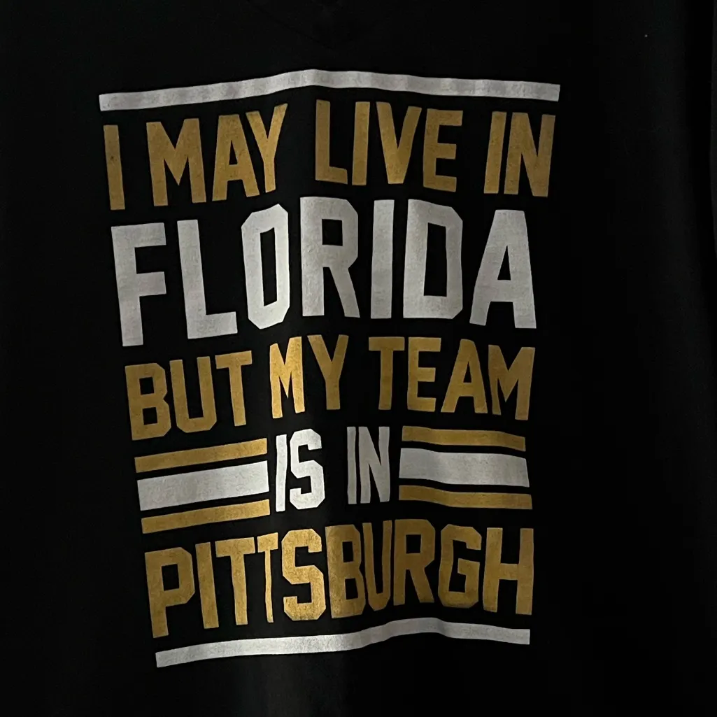 Black Graphic Florida Steeler Pirate Fam Tee with Gold and White Text Size 3X - Image 3