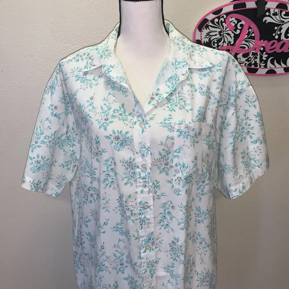 Best American Clothing Co white floral short sleeve button Down shirt Size L - Image 2