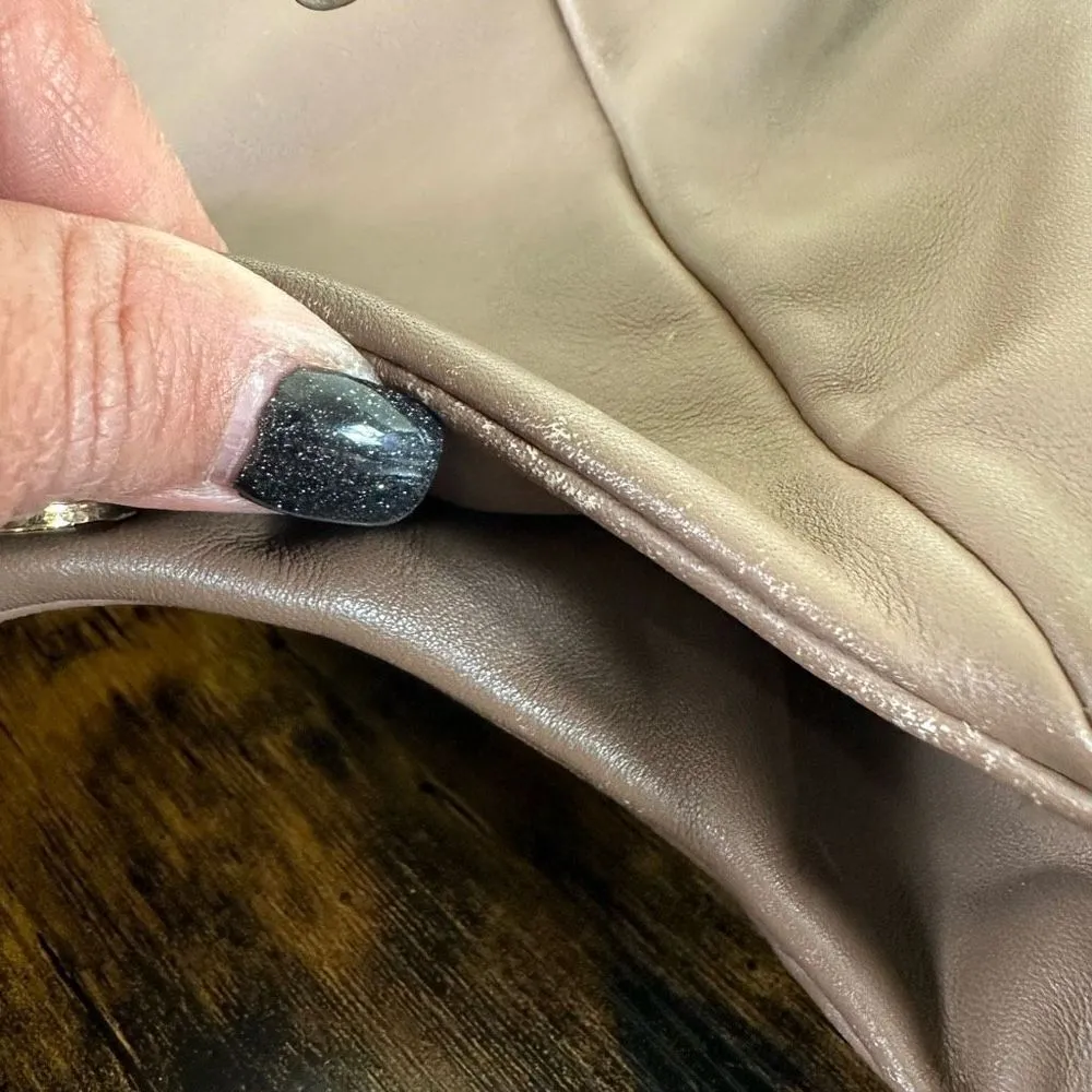 Ferragamo Vara Leather Shoulder Hobo Bag Beige W/ Certificate of Authenticity - Image 10