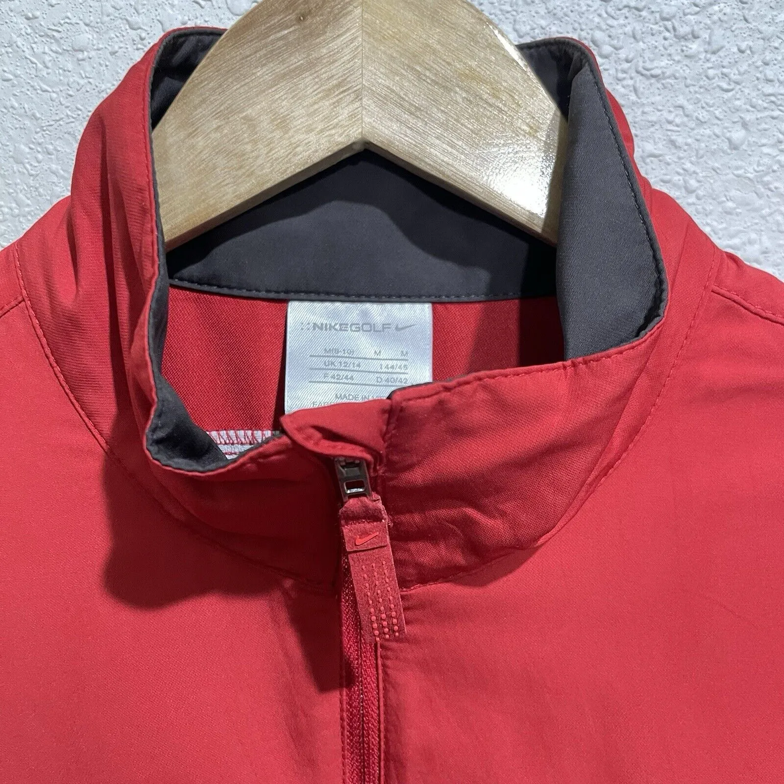 Nike Golf Womens Red Black Jacket Windbreaker Pullover Medium 1/4-Zip Pockets - Image 9