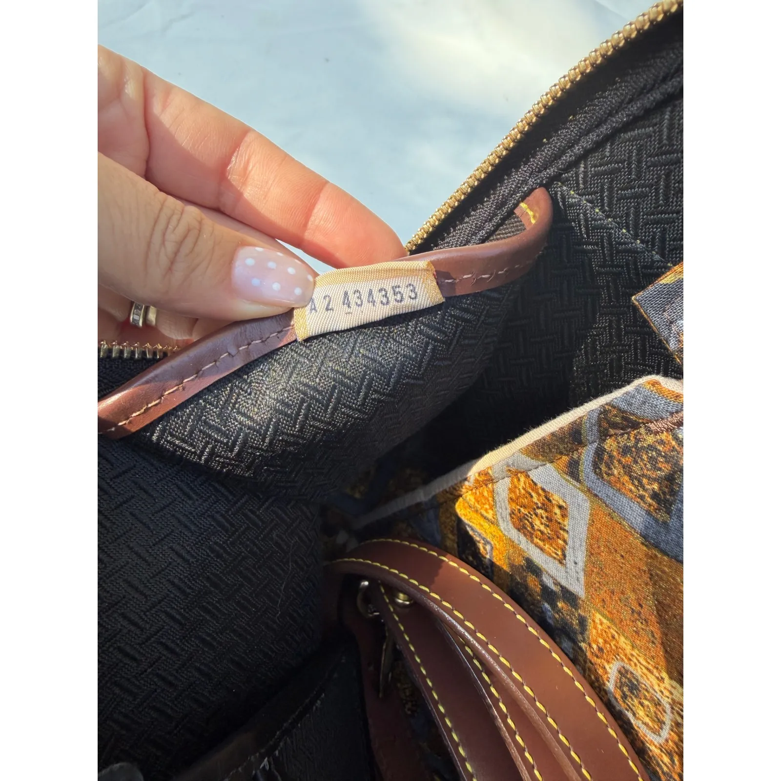 Vintage Dooney & Bourke
Cabriolet Dome Satchel Bag Made in USA - Image 6