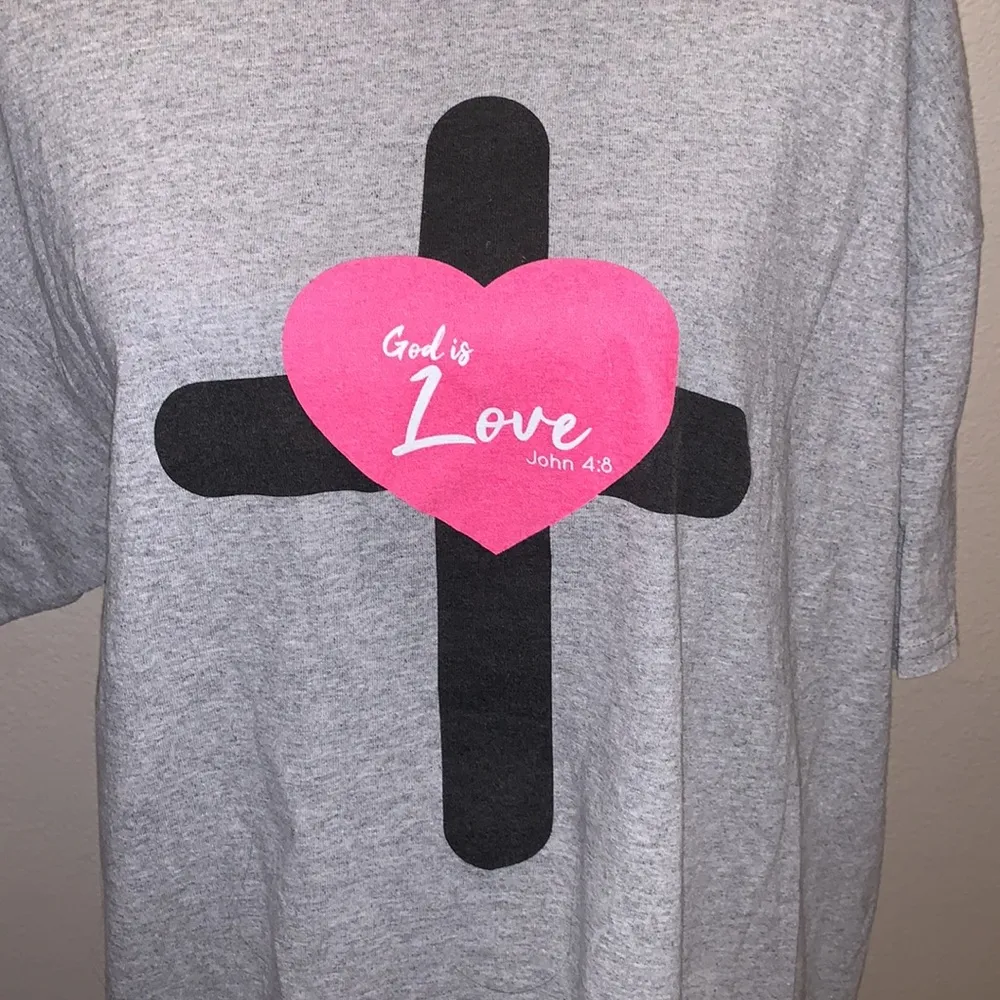 God is love John 4:8 Jesus cross tee shirt Pink Size XL - Image 2