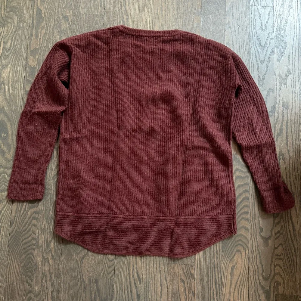 Vince Burgundy 100% Cashmere Crewneck Sweater - Image 3