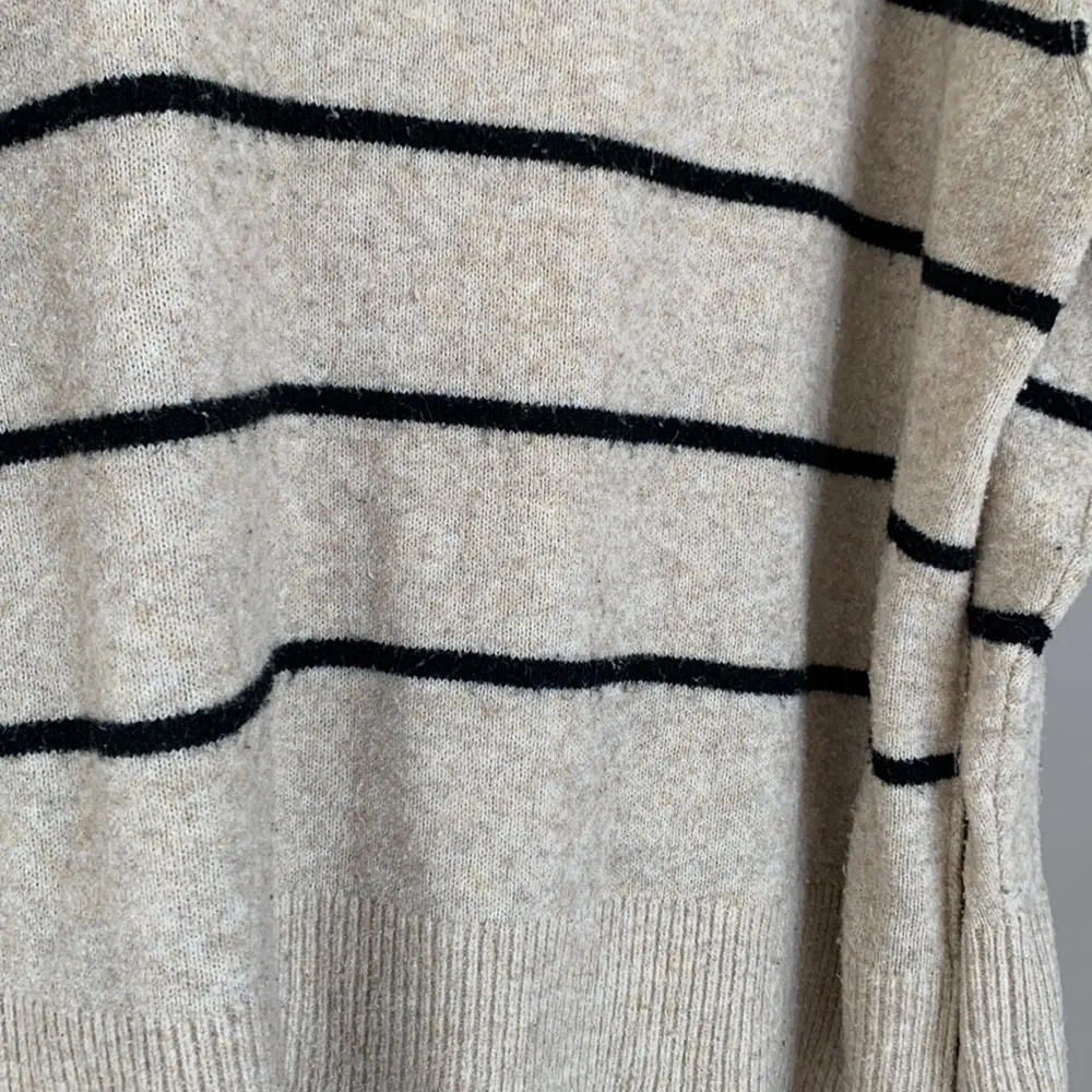 AERIE UNREAL STRIPED SWEATER BLACK CREAM MEDIUM OVERSIZED - Image 2