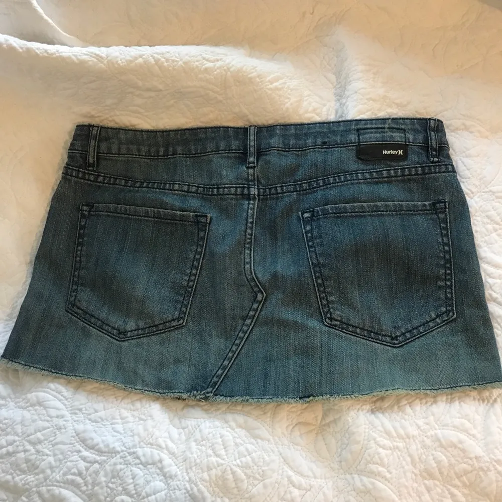 Mini denim skirt! - Image 3