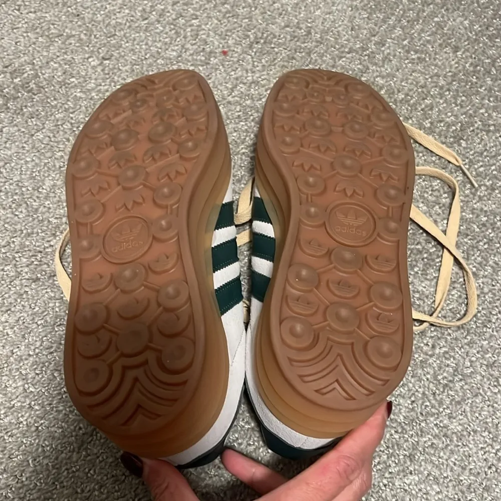 platform gazell EU 40 fits like women’s 8.5 - Image 4