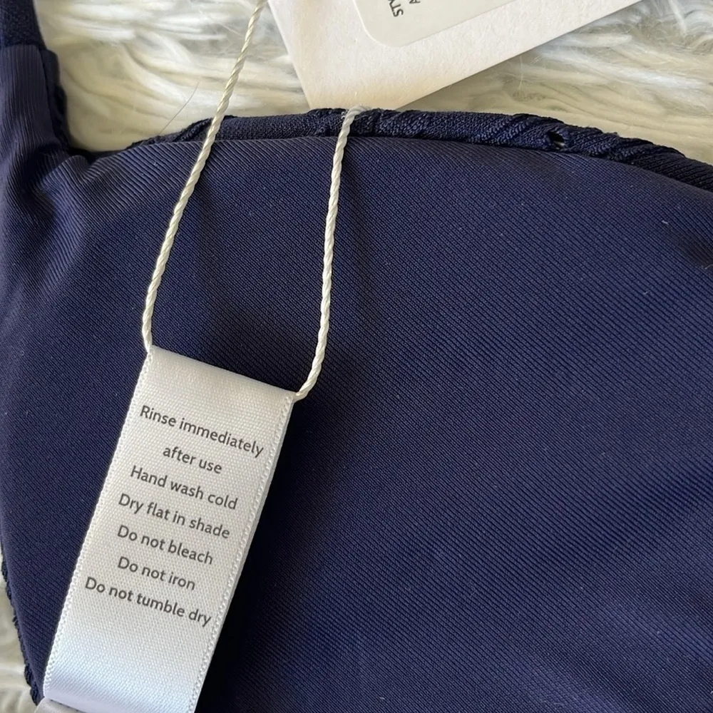 New Andie Swim the string bikini top Triangle textured navy blue size Medium - Image 7
