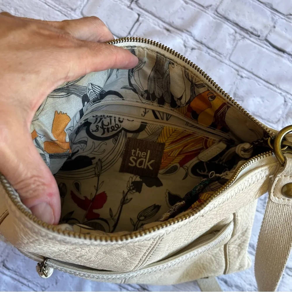 The Sak Leather Crossbody Purse Ivory Adjustable Strap - Image 11