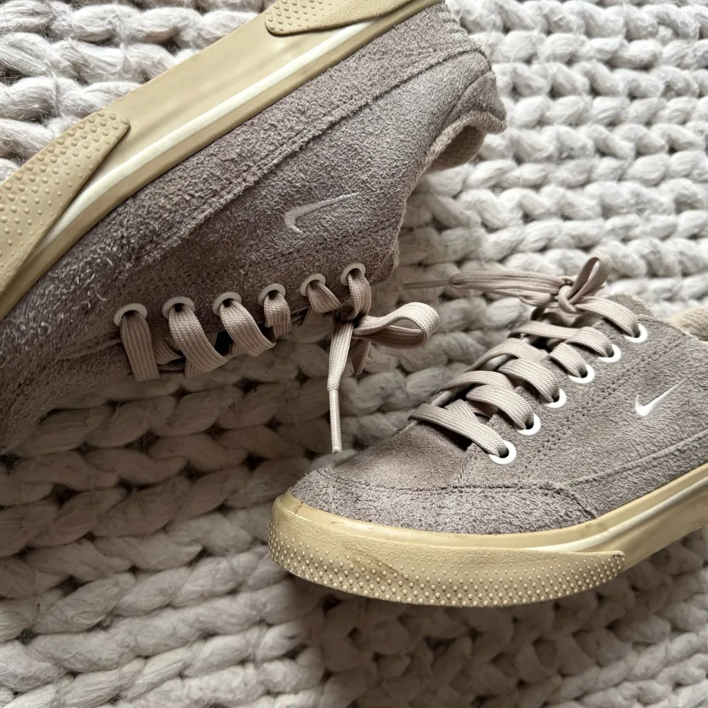 Nike Women’s GTS 97 Koromogae Sneaker, size 6 - Image 4