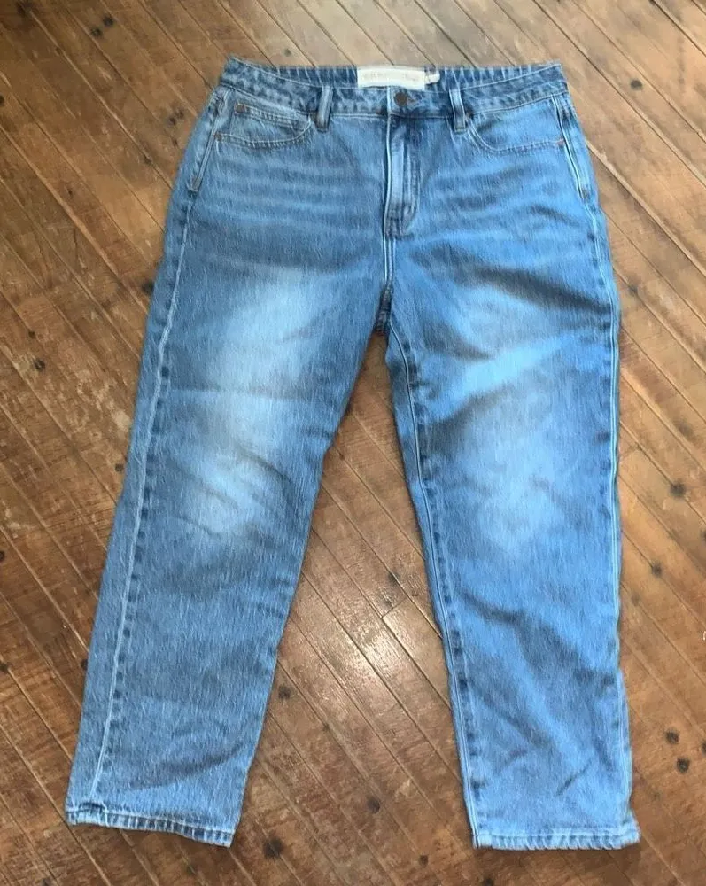 Soft Surroundings light wash 12 cropped mom jeans - Image 1