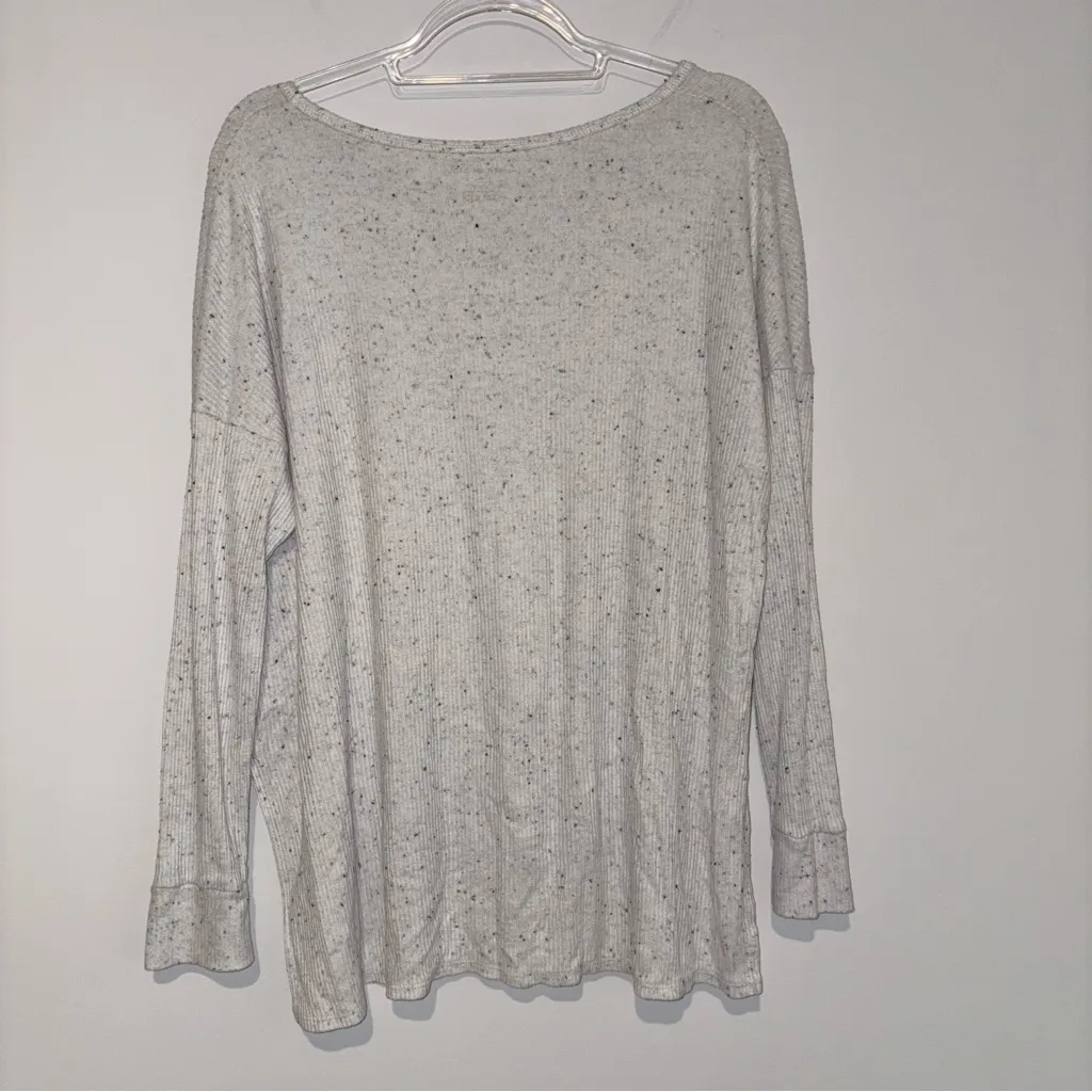 American Eagle Sweater Ribbed Speckled Long Sleeve V-Neck High Low‎ Hem white M - Image 2