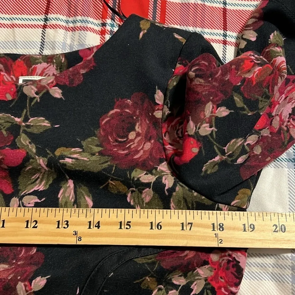 Julian Taylor womens size 10 dress zips up back berry black floral design new - Image 5