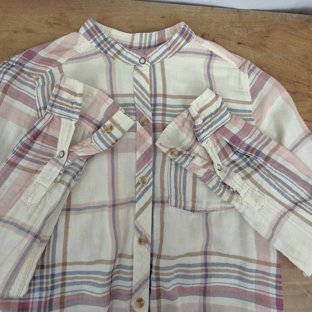 Abercrombie & Fitch Plaid Button Up Top Small - Image 4