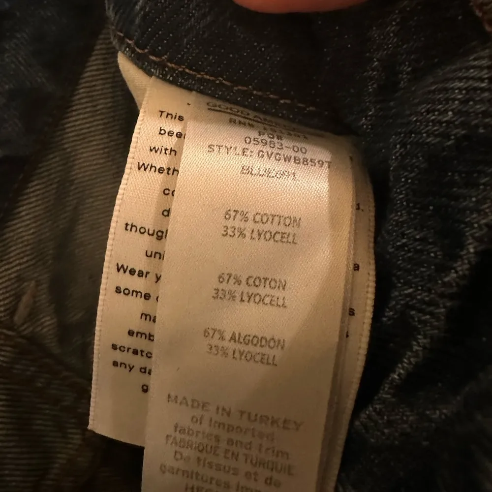 Good American Destroyed Jeans - Image 4