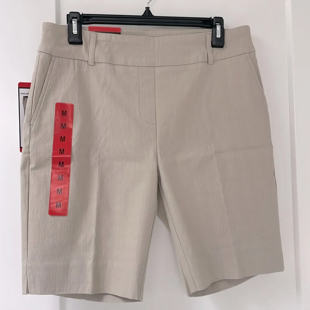 Hilary Radley mid rise stretch Bermuda shorts in beige sand color NWT - Image 2