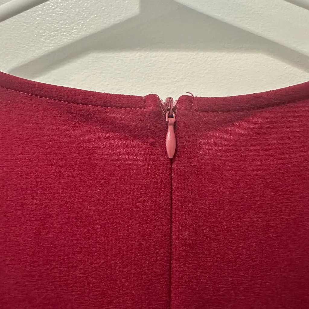 Elegant Red V-Neck Romper - Image 4