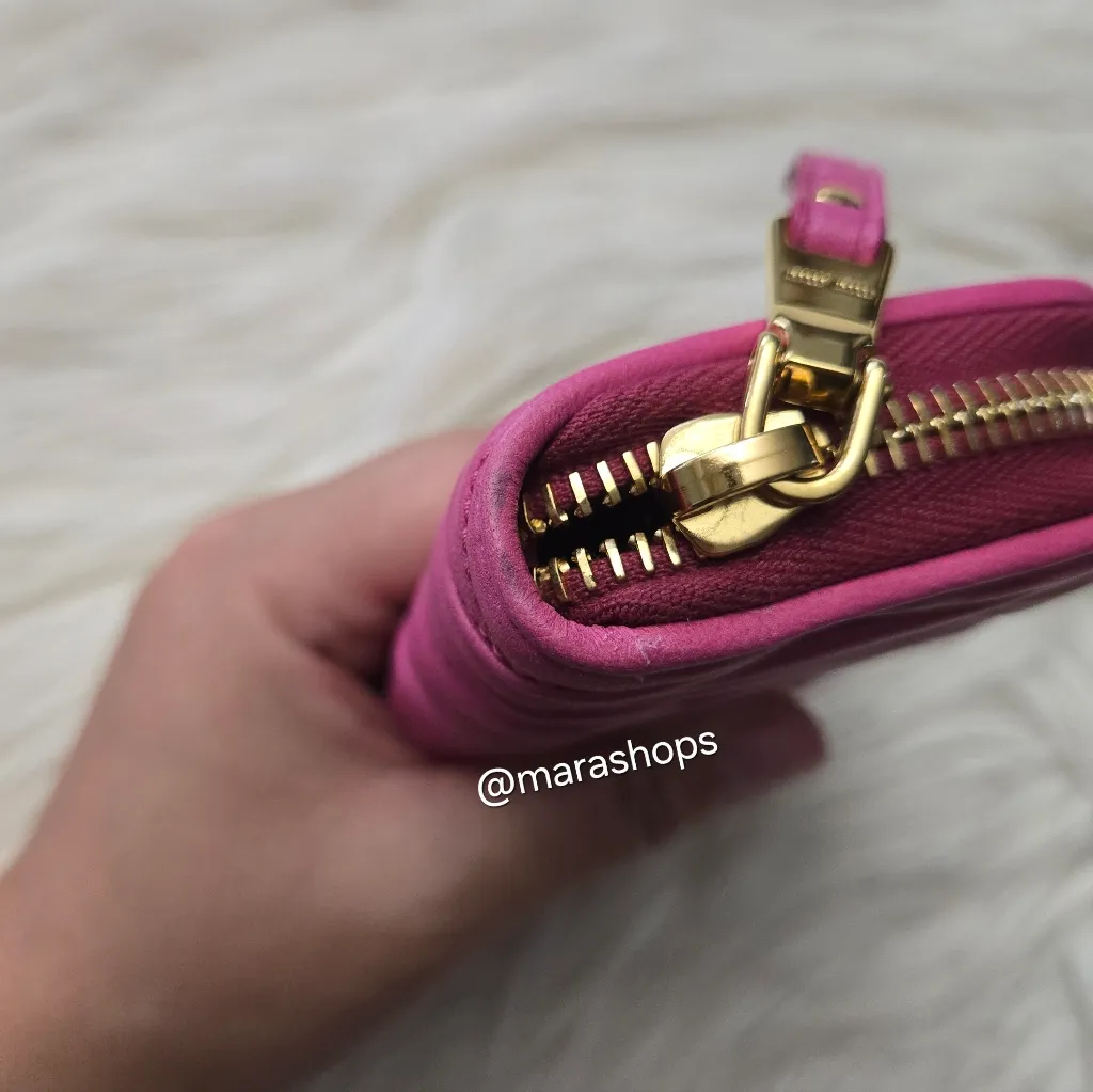 Miu Miu Matelassé Leather Zip Around Key Case Pink - Image 9