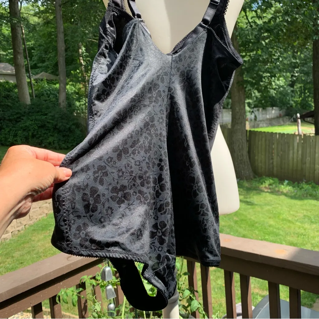 Cortland Intimates Soft Cup Body Briefer Shapewear Lingerie, Black, 36C Rtl $58 Black Size undefined - Image 4