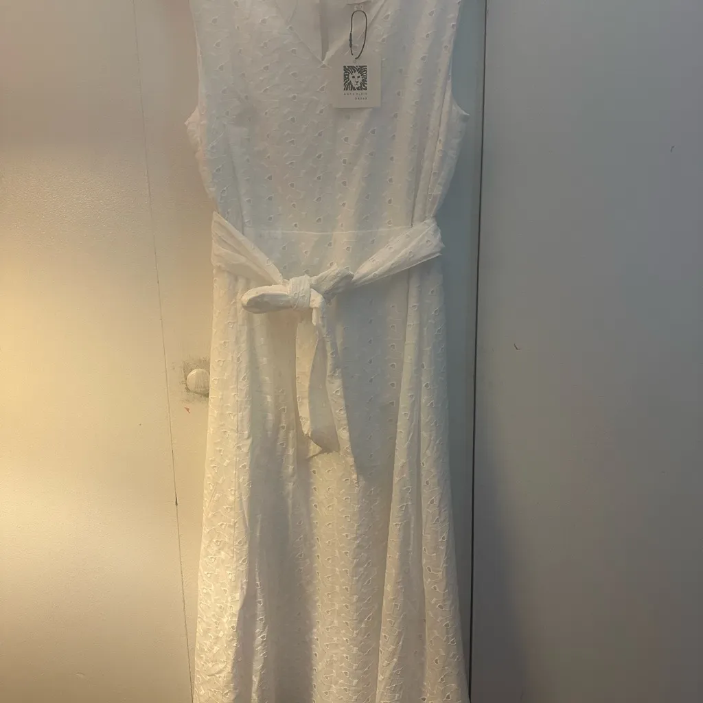 Anne Klein Eyelet Midi Dress with Sash 8 NWT - Image 2