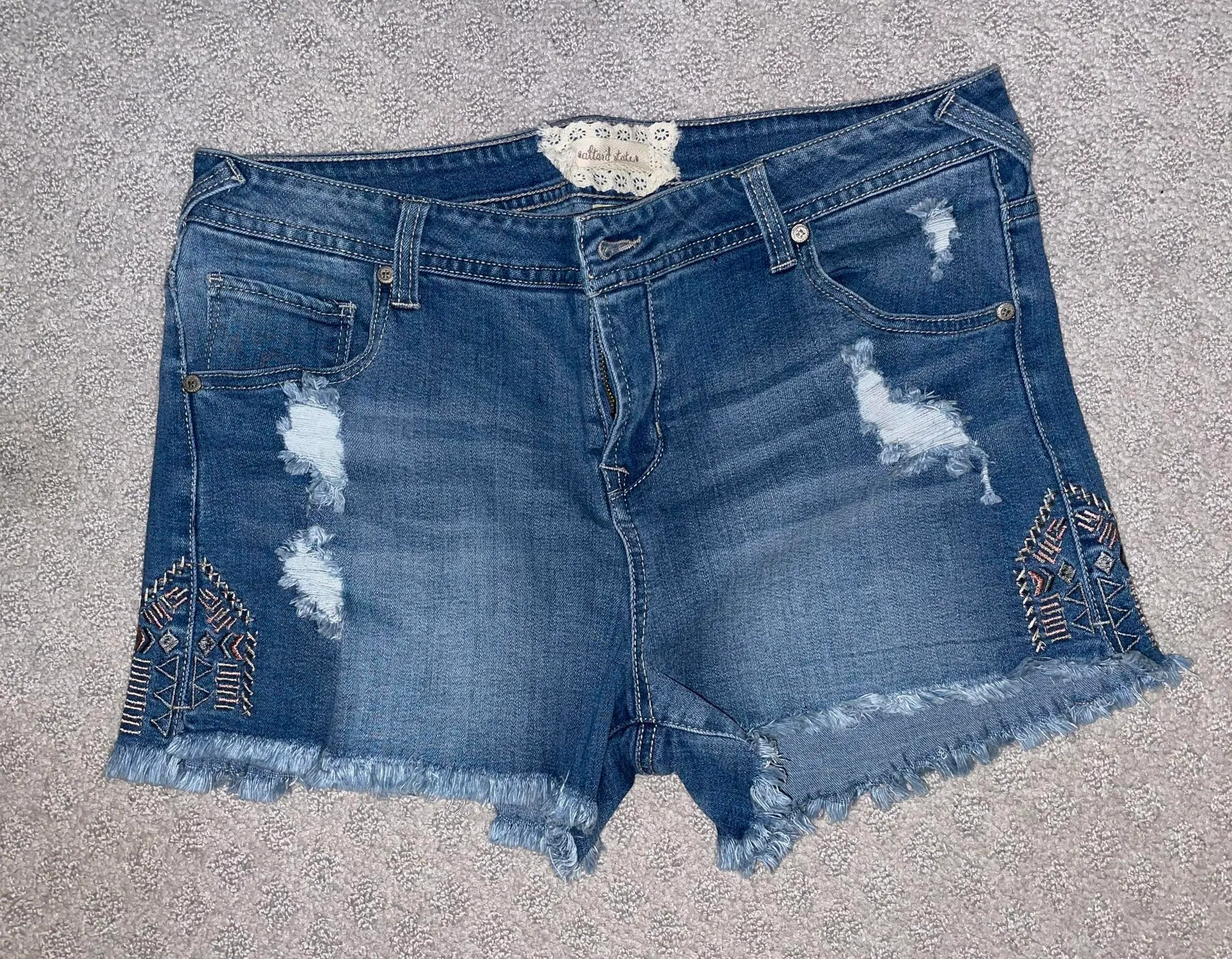 Altar'd State jean shorts with pink detail - Image 2