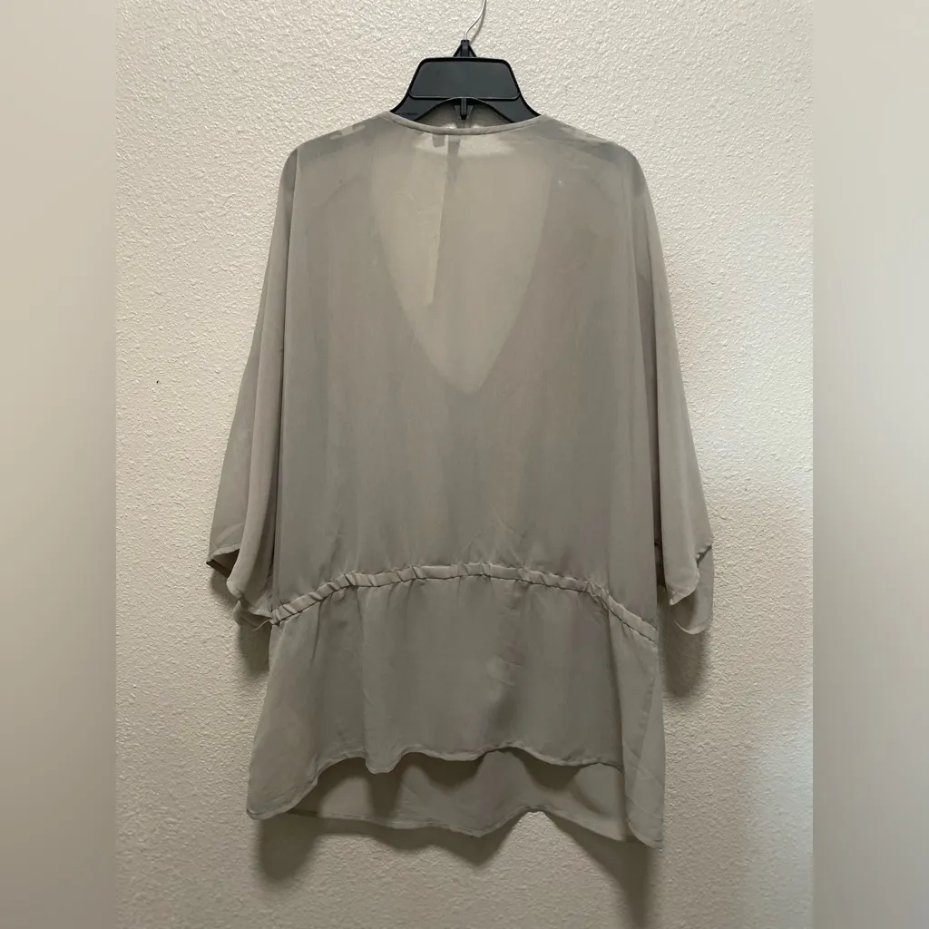 Kut from the Kloth Gray Batwing Sleeve Blouse - Image 2