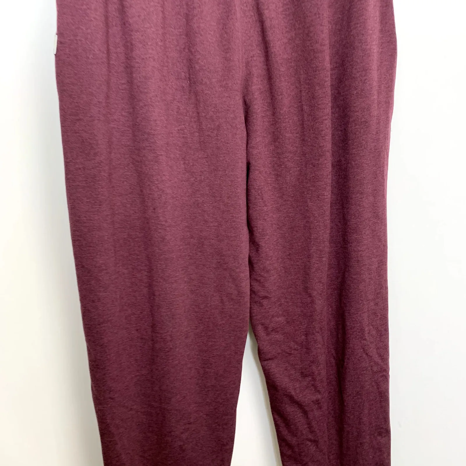 Vuori Performance Soft DreamKnit Jogger Pants Womens Medium Maroon - Image 5