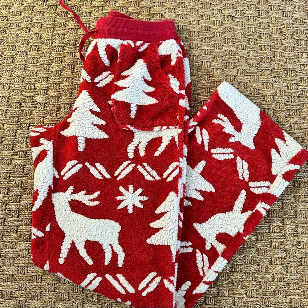 Vera Bradley Jacquard Fleece Pajama Pants in Reindeer Intarsia Red small - Image 6