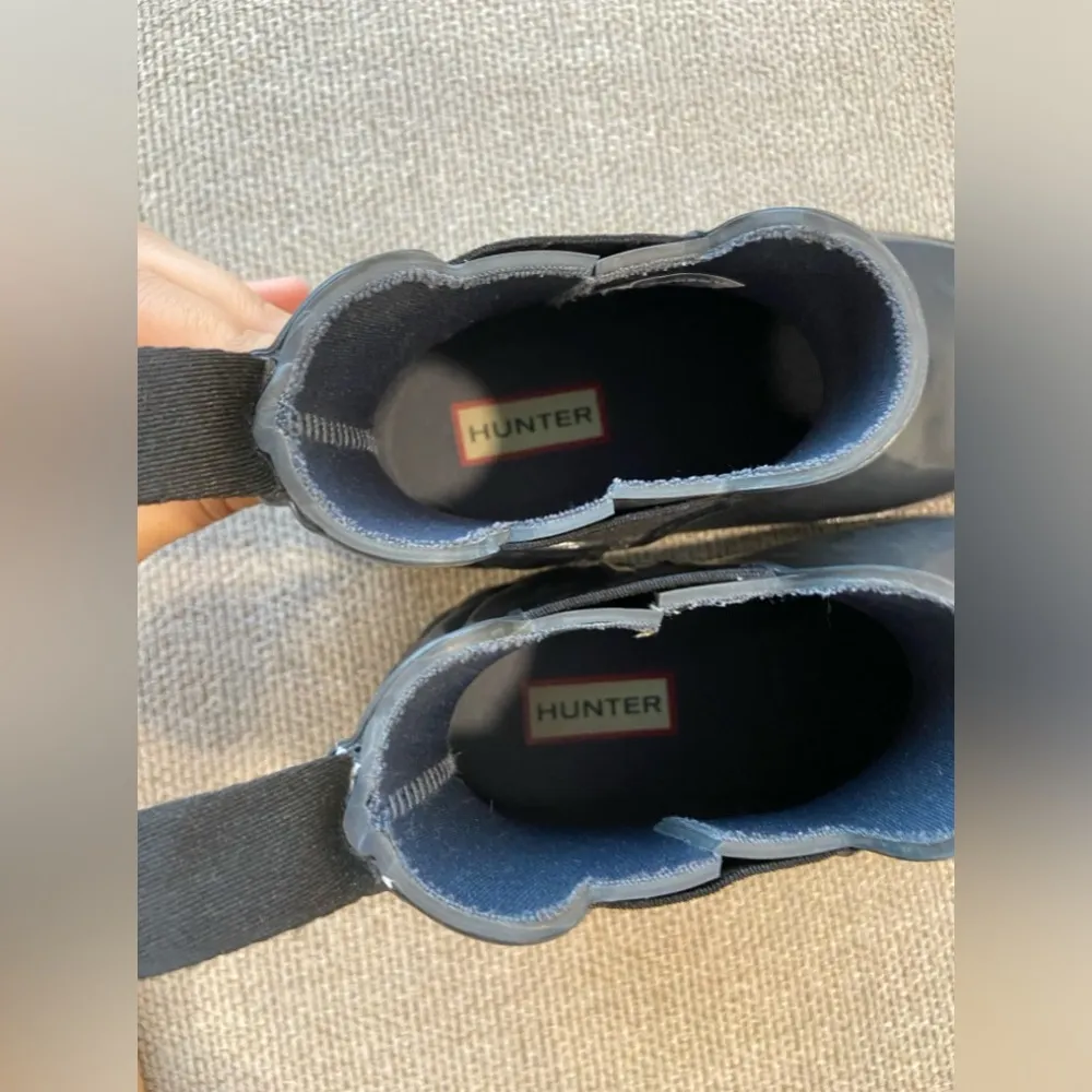 HUNTER • CHELSEA Refined Quilted Gloss Boots Slate Grey $185 size 5 - Image 5