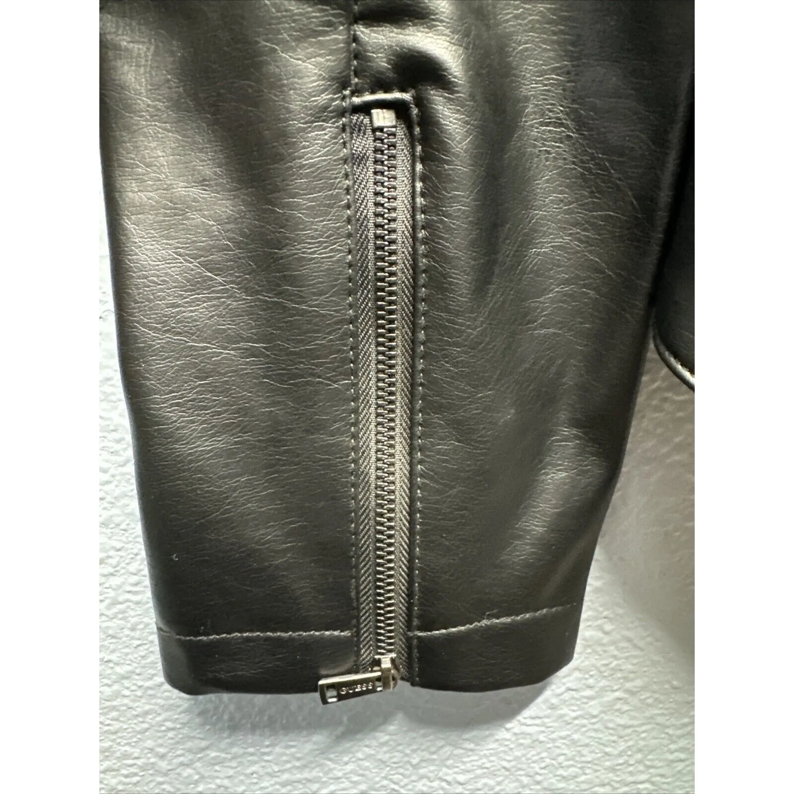 NEW Guess Women's Size Large Biker Jacket Black Faux Leather Zip Long Sleeve - Image 6