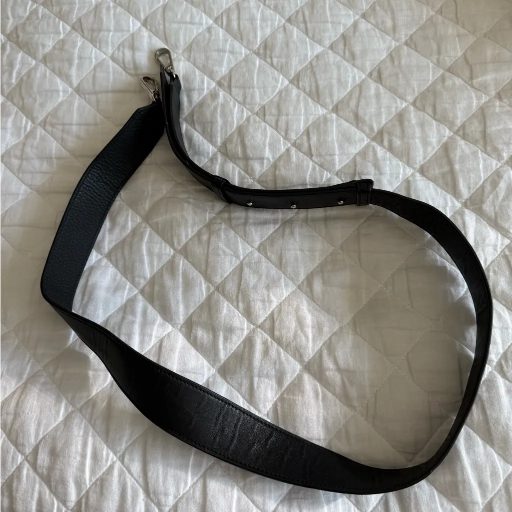 Leatherology meadow double zip camera bag Black - Image 10