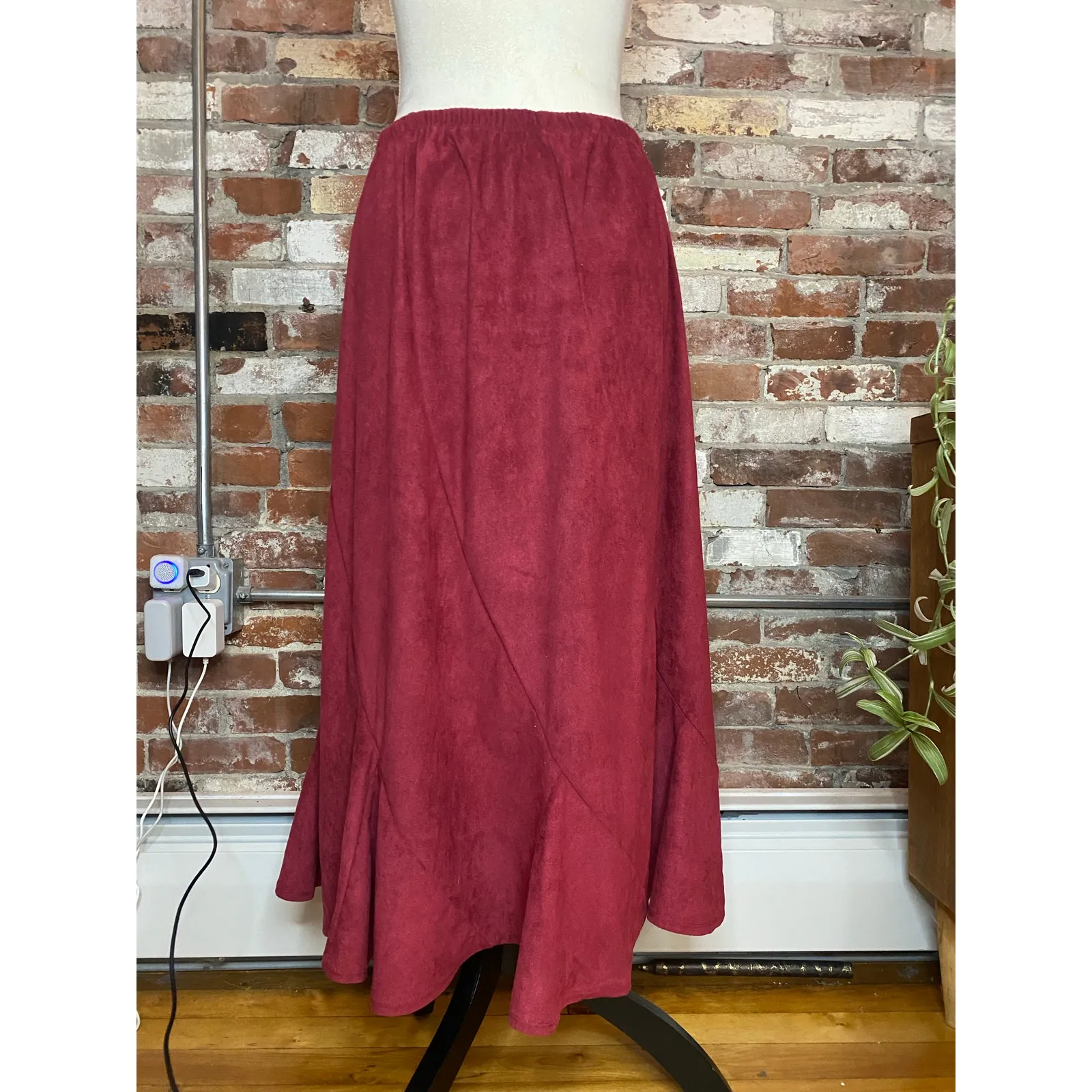Burgundy Faux Suede Maxi Skirt Boho Western A-Line Wine Red Size M NWT - Image 4